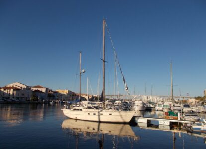 Arrival of the sailboat  ” Surlova”