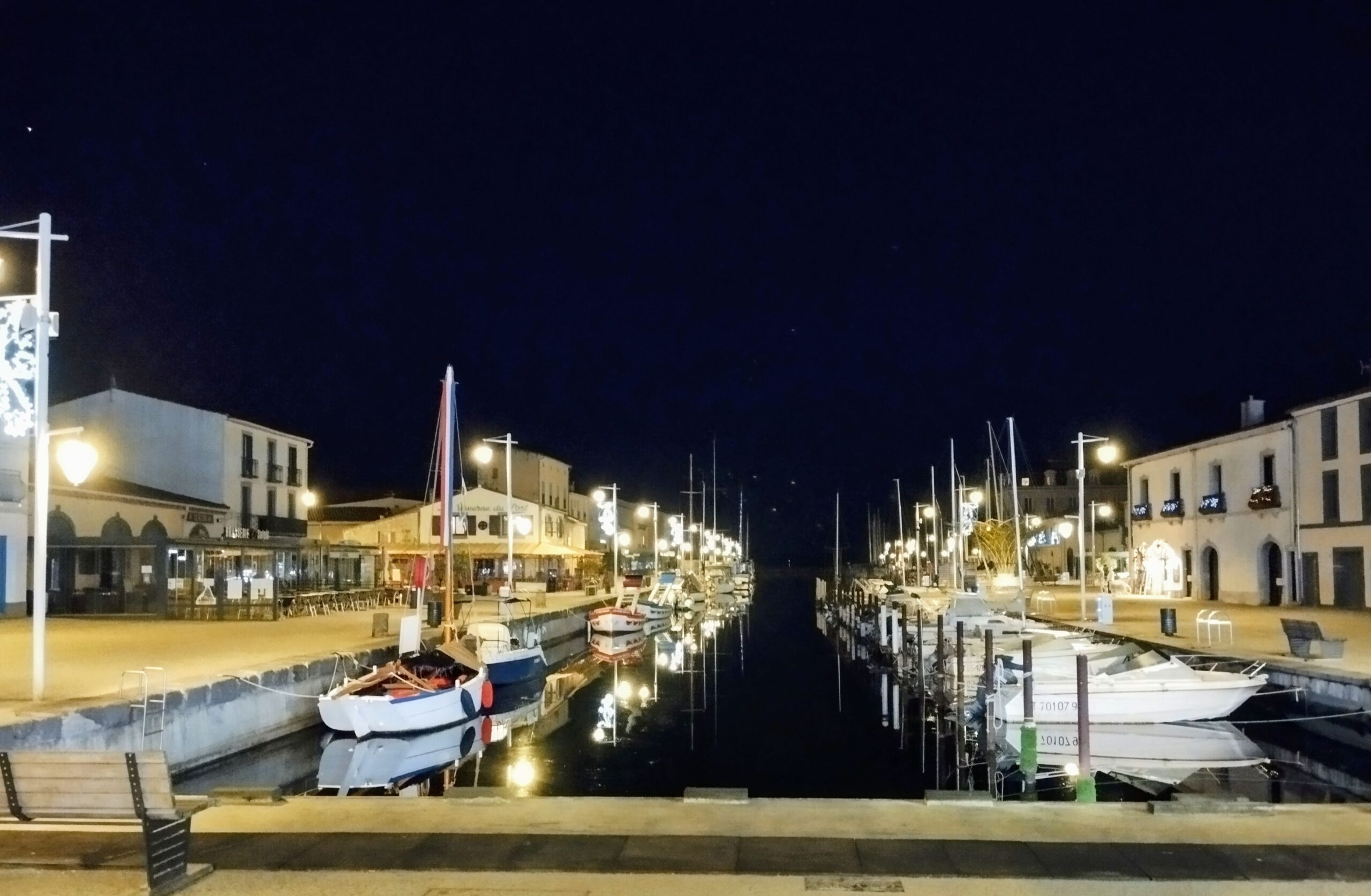 port de Marseillan de nuit 