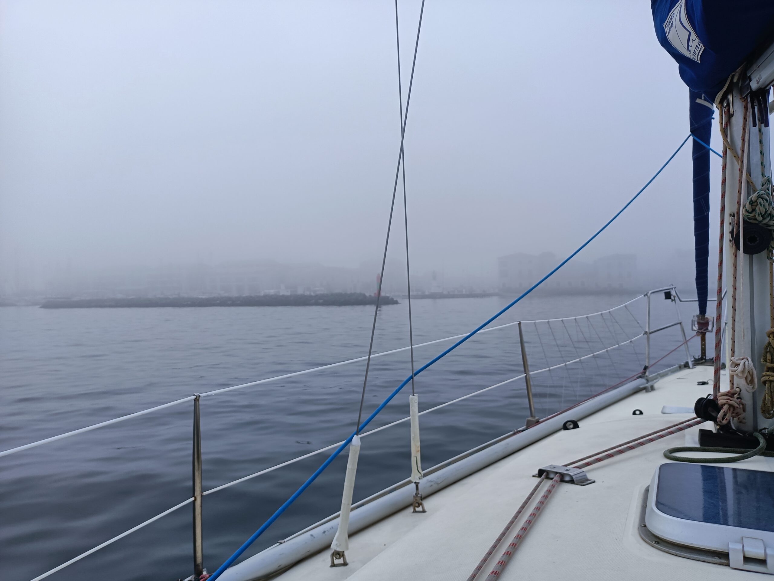 le port dans la brume