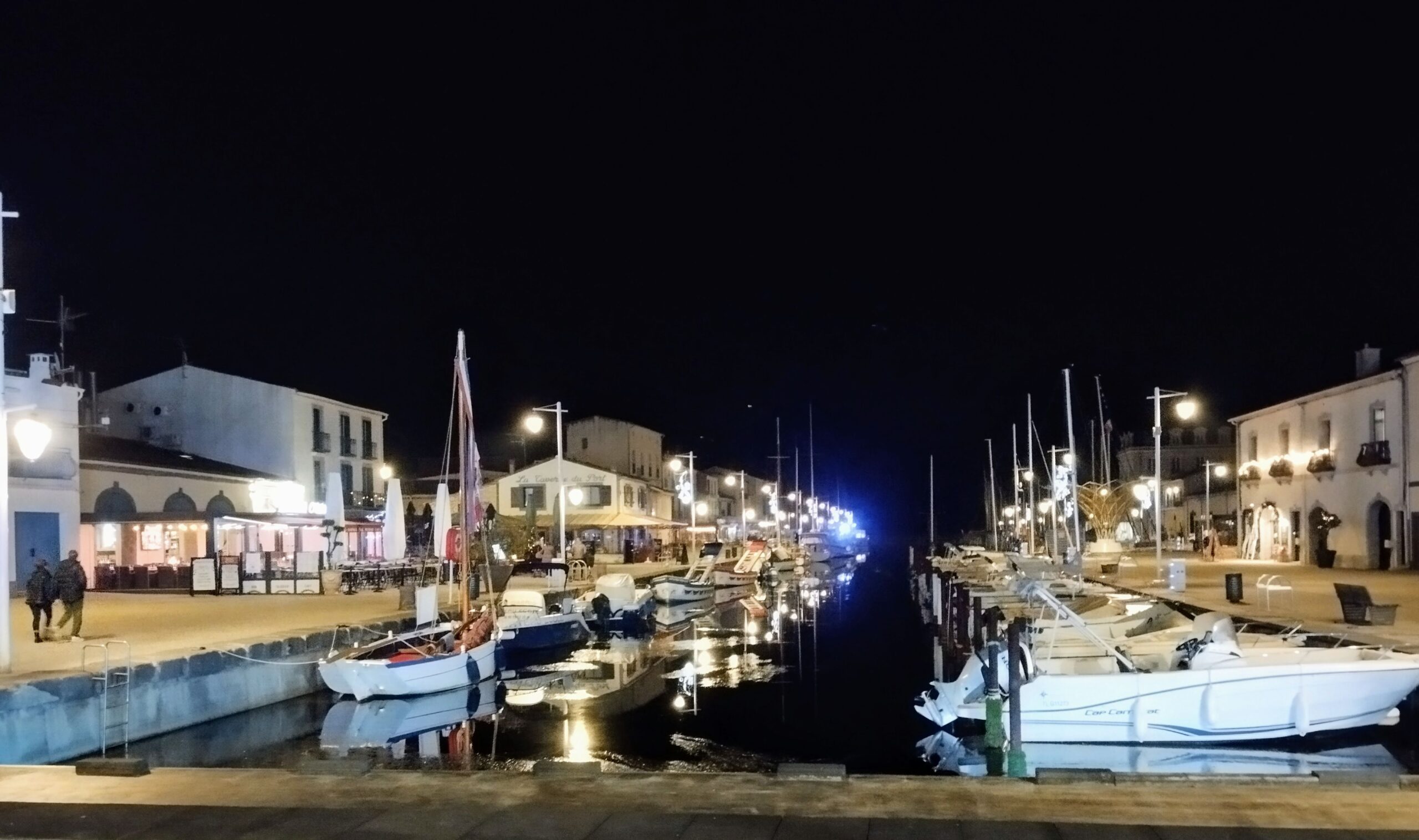 PORT DE NUIT